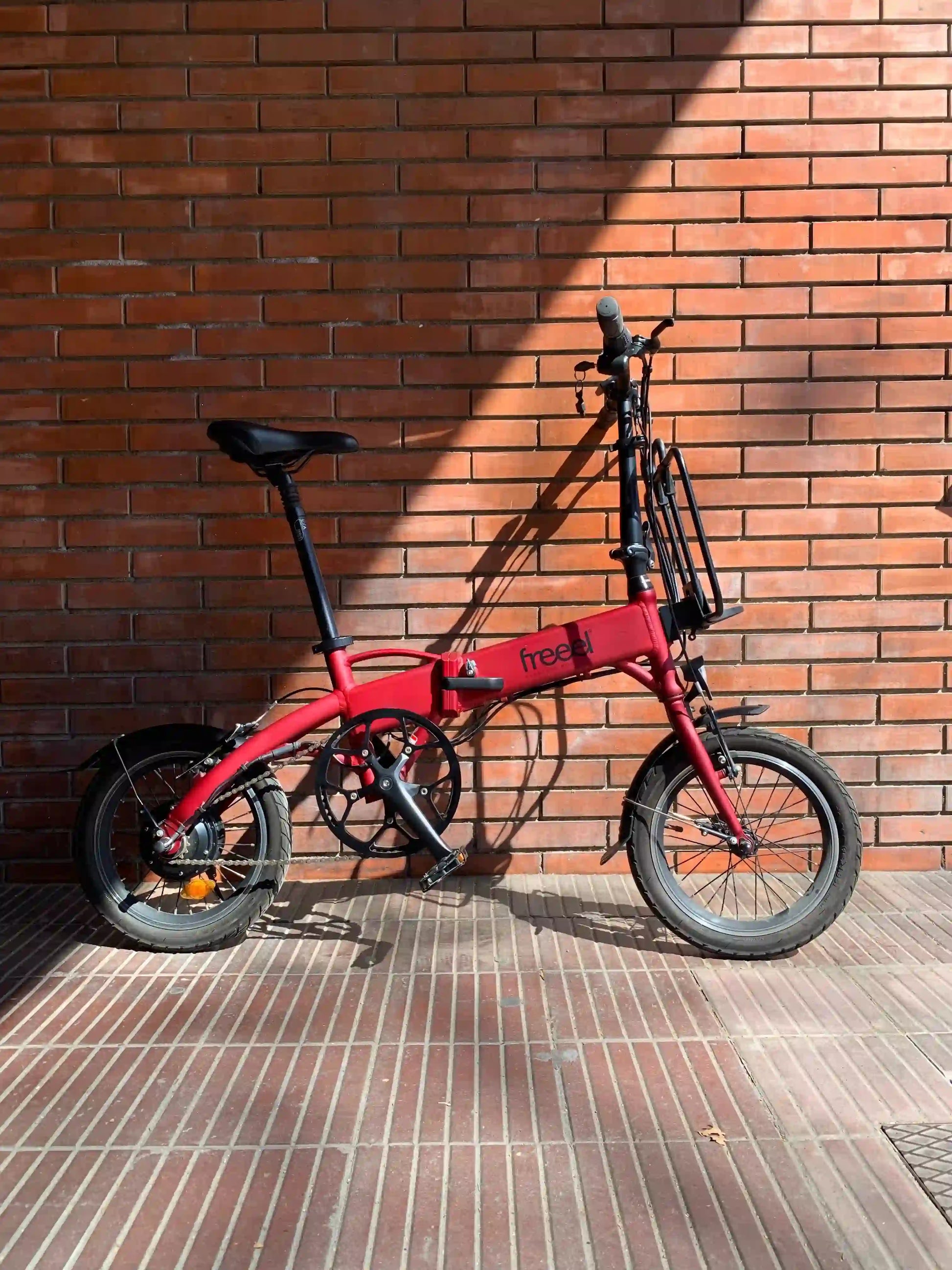 Bicicleta eléctrica plegable, en oferta en  por sólo 359 euros