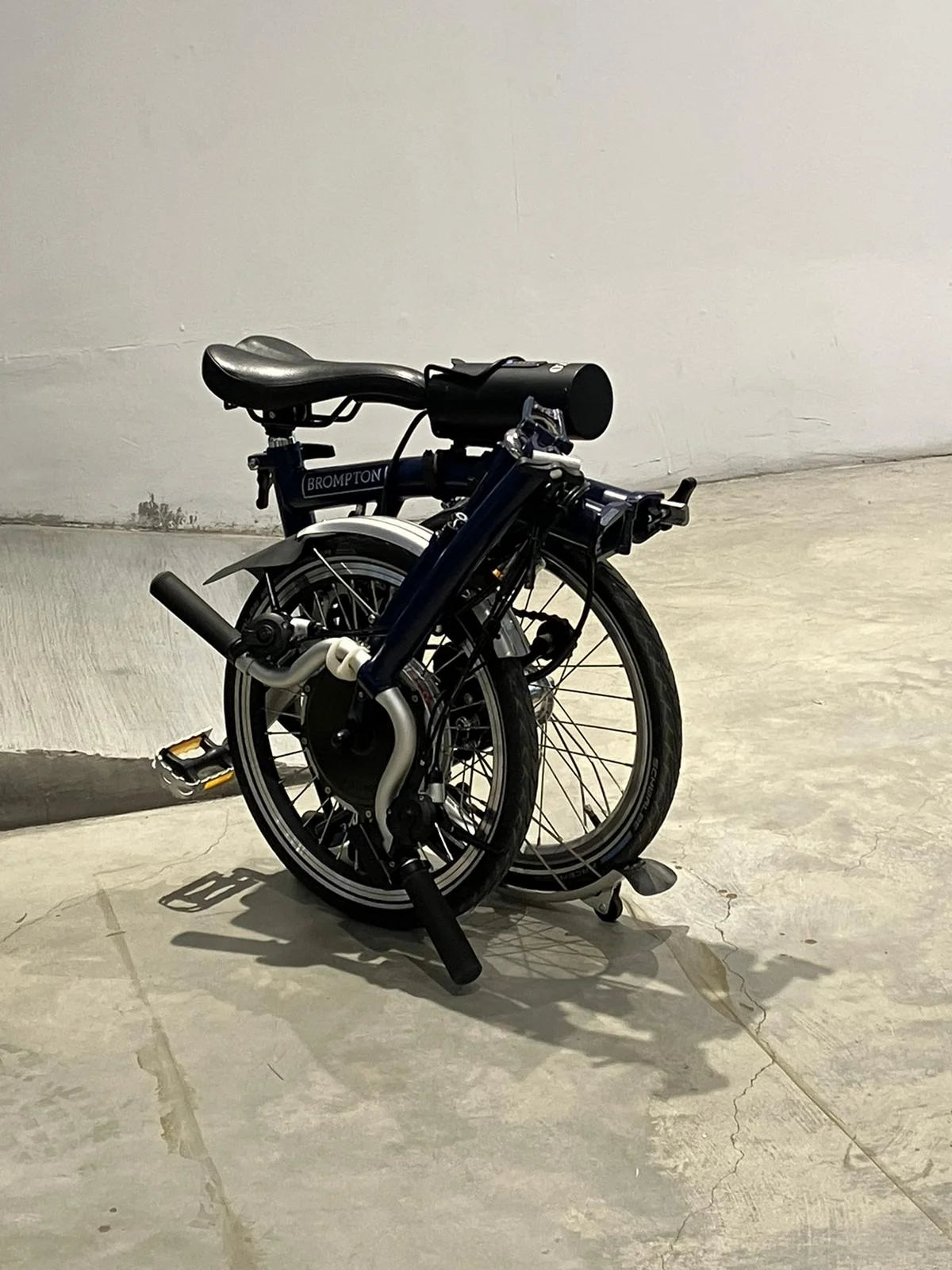 Kit de electrificación para bici plegable Brompton: motor rueda delantera y batería
